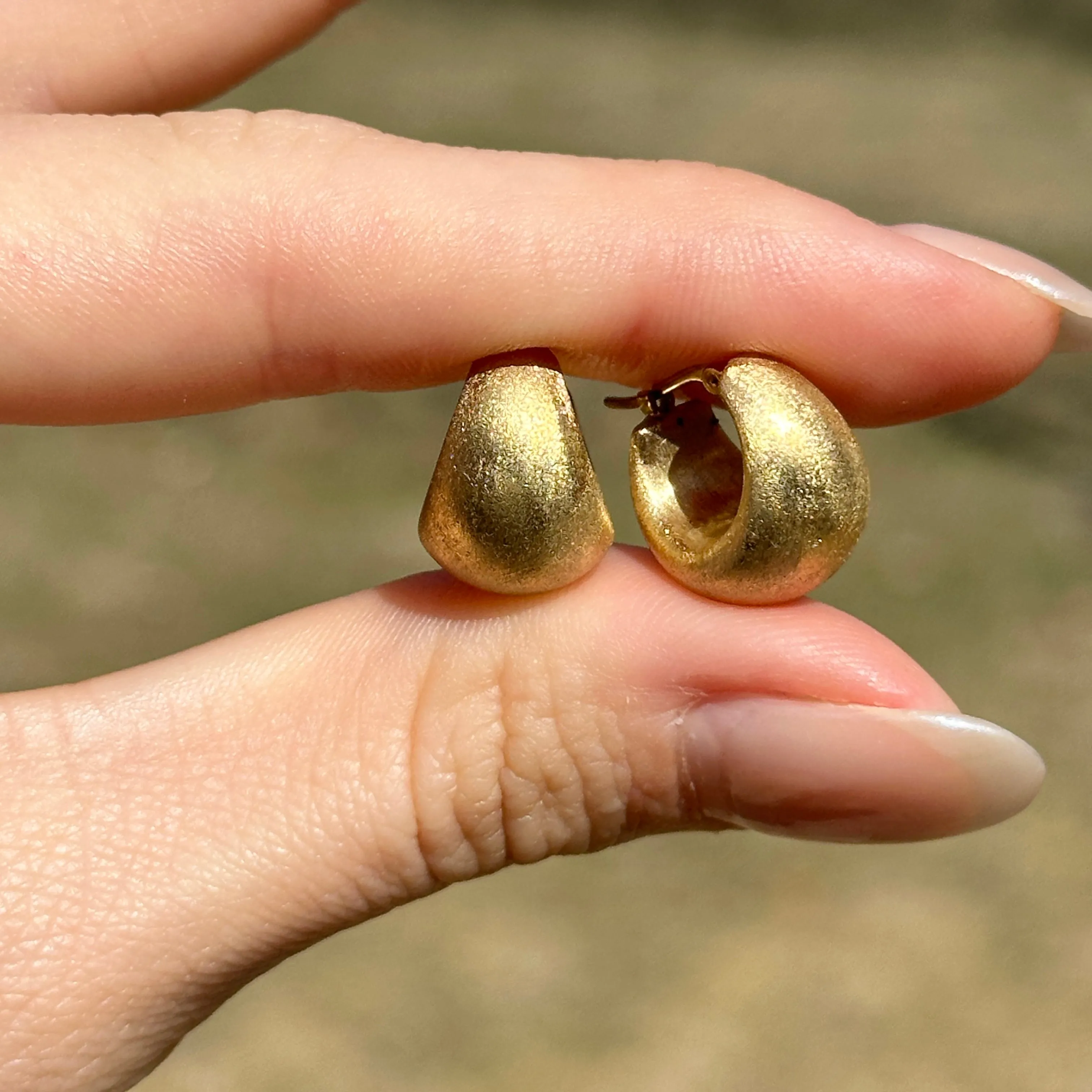 14KT Yellow Gold Matte Tapered Huggie Hoop Earrings