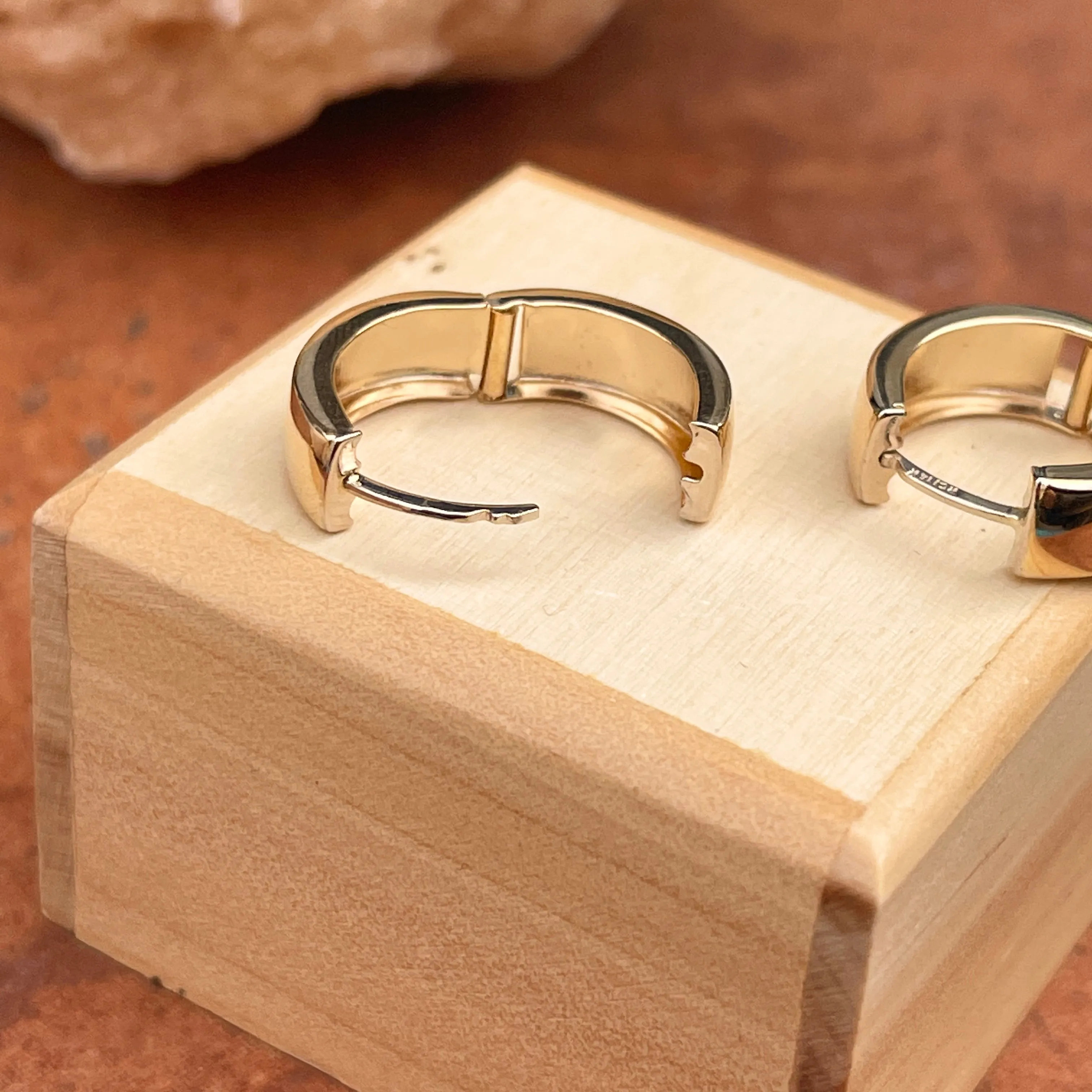 14KT Yellow Gold Polished 6mm Hinged Hoop Earrings 16mm