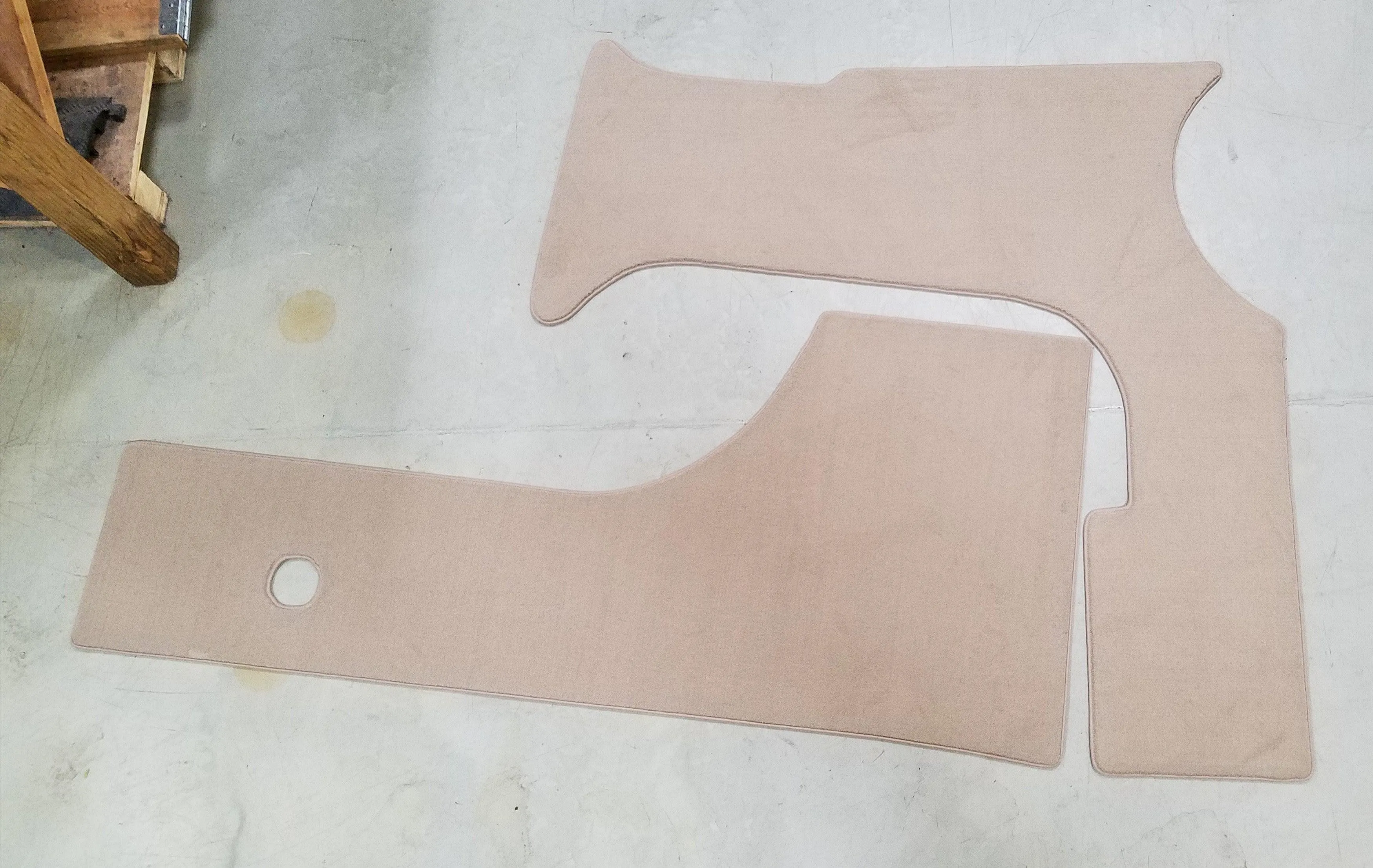 2004-2005 Larson Cabrio 290 Snap in Boat Carpet
