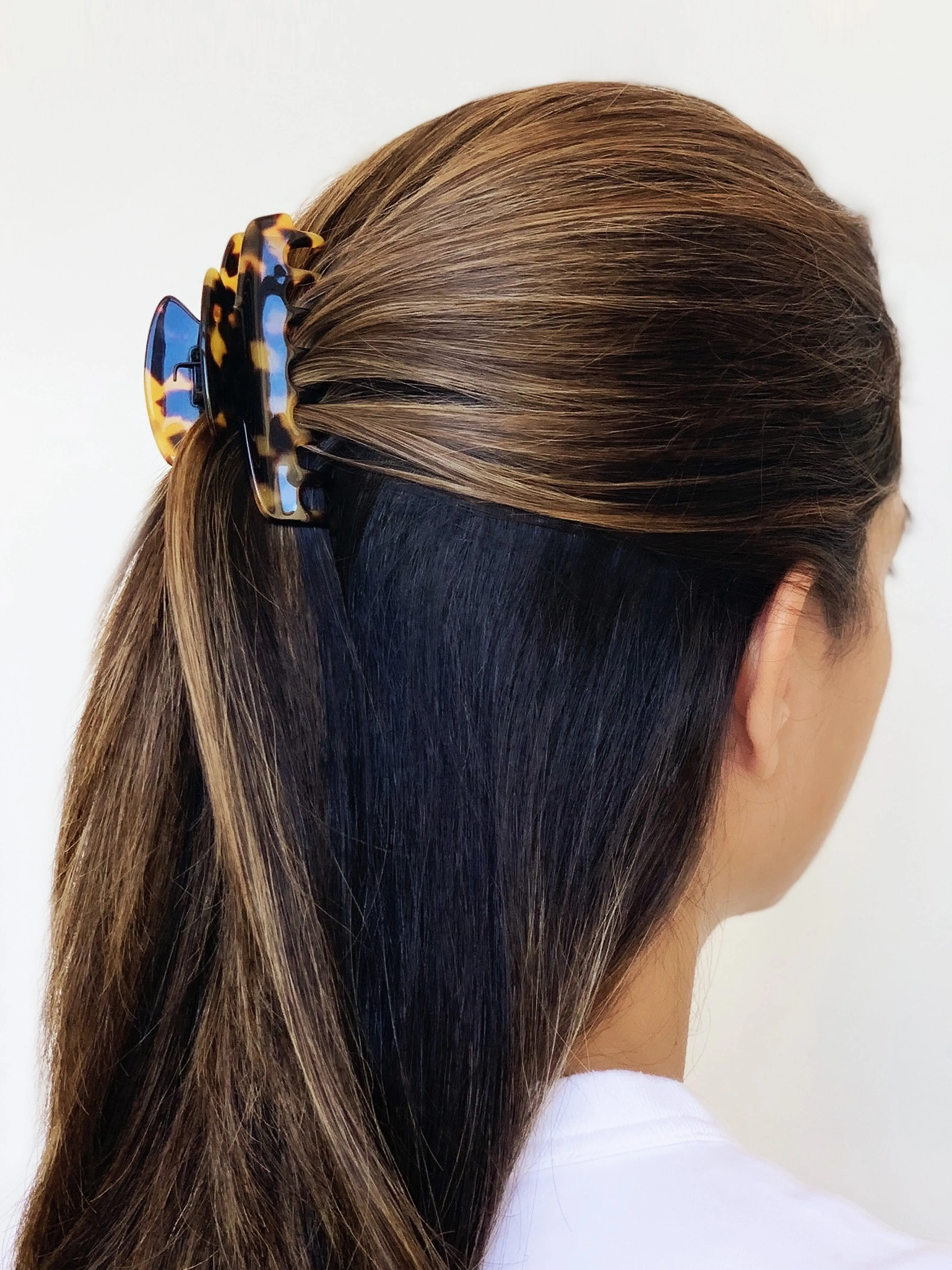 Alex Medium Navy Claw Clip