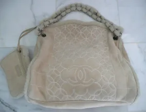 Authentic Chanel Modern Chain Shearling Bone Jumbo