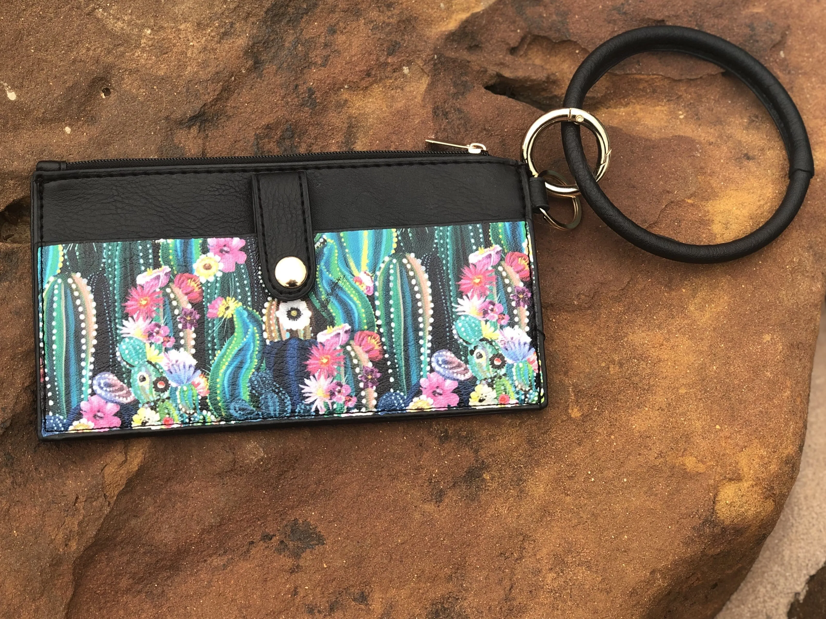 Bangle Wristlet  - Cactus Black