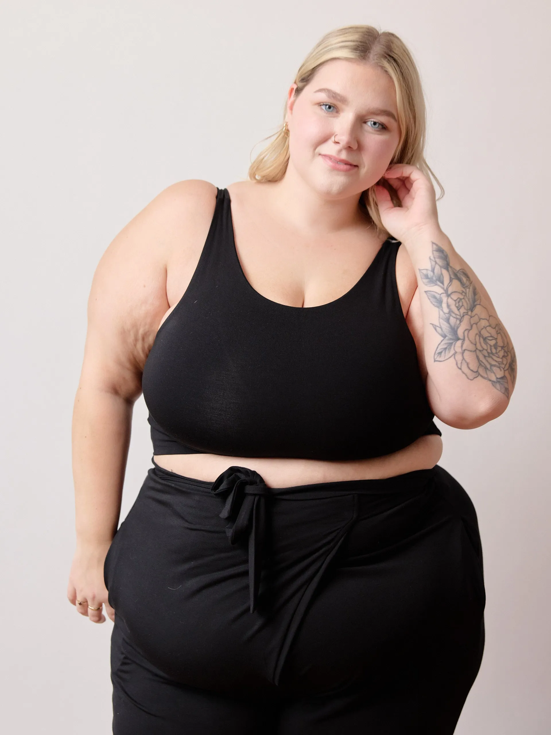 BLACK ANDIE BRA