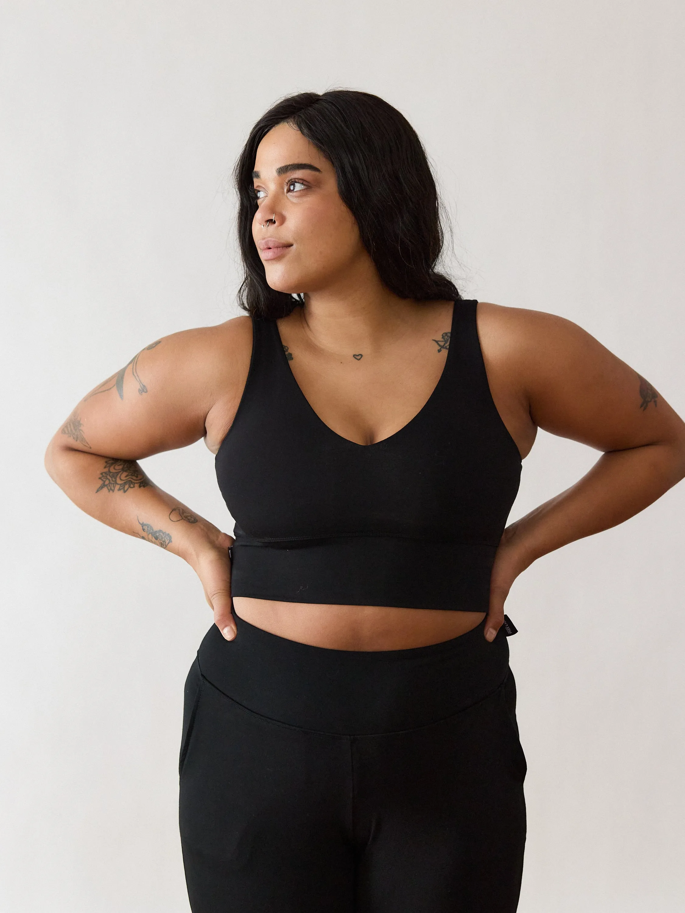BLACK ANDIE BRA