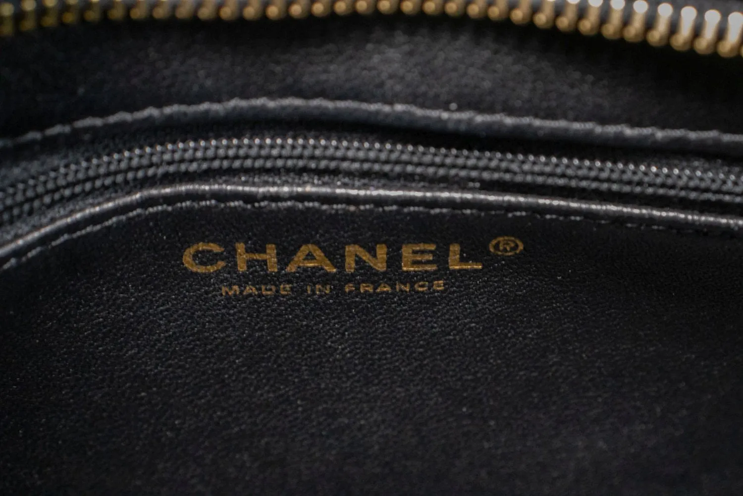 CHANEL Gold Medallion Caviar Shoulder Bag Grand Shopping Tote Bk n47