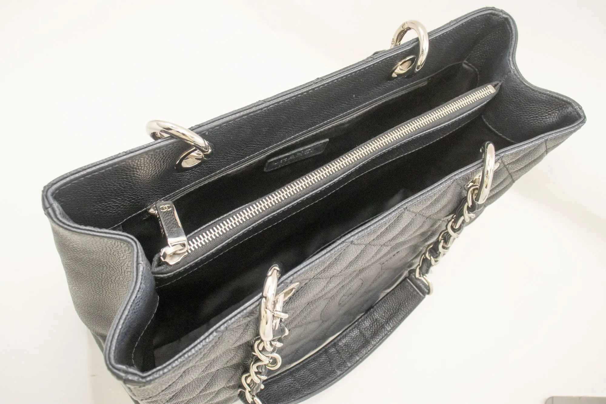 CHANEL Grained Calfskin GST Grand Shopping Tote Chain Shoulder Bag p25