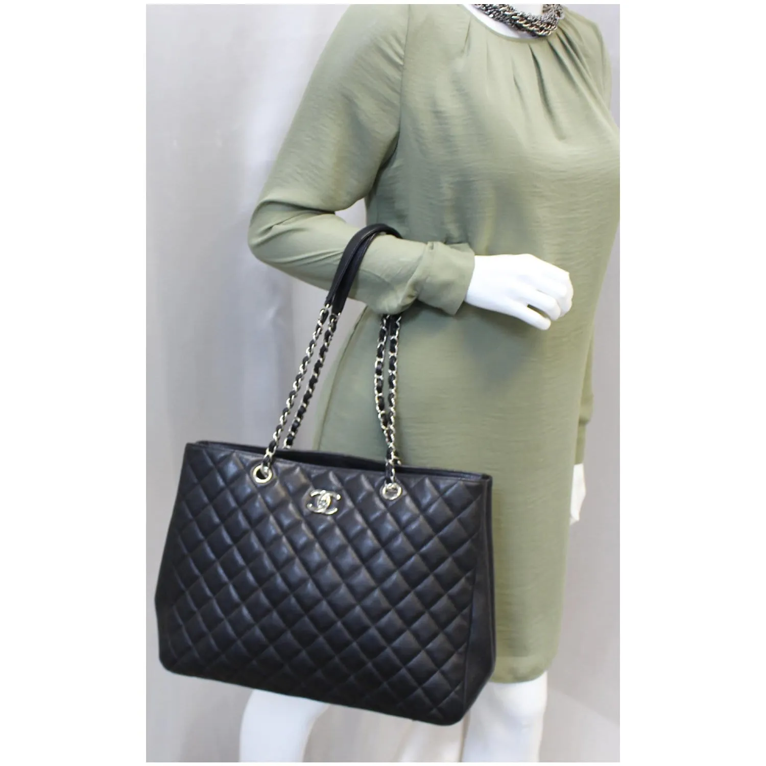 CHANEL Large Classic Caviar Leather Tote Shoulder Bag Black