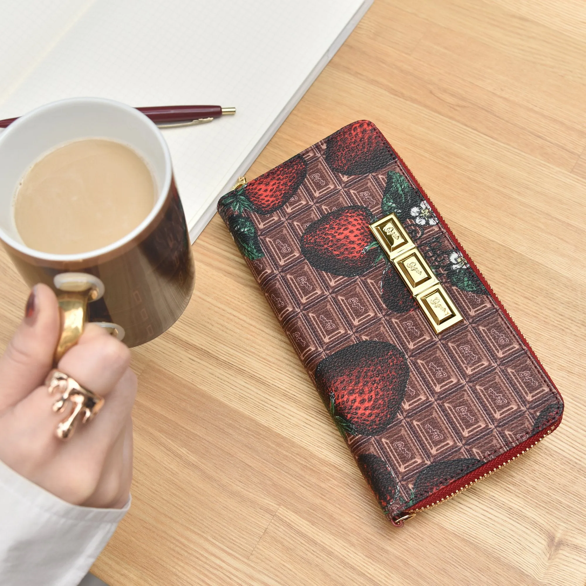Chocolate × Strawberry Zip Around Long Wallet【Japan Jewelry】