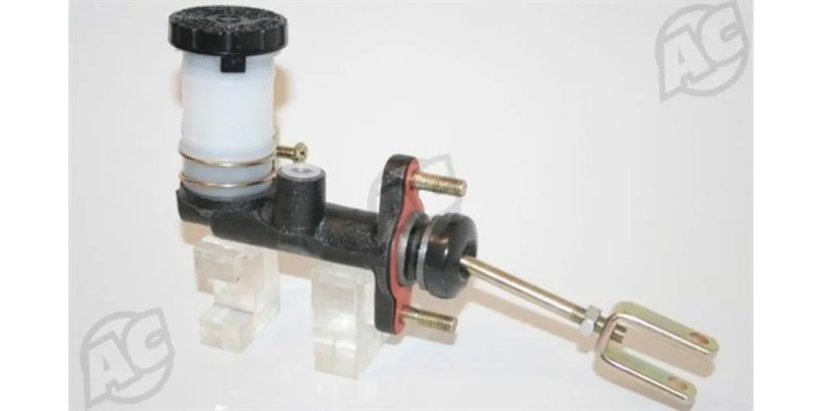 Clutch Master Cylinder Isuzu Kb (ISU302)