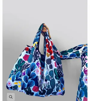 Doops deep green-based unique print compact shopping bag