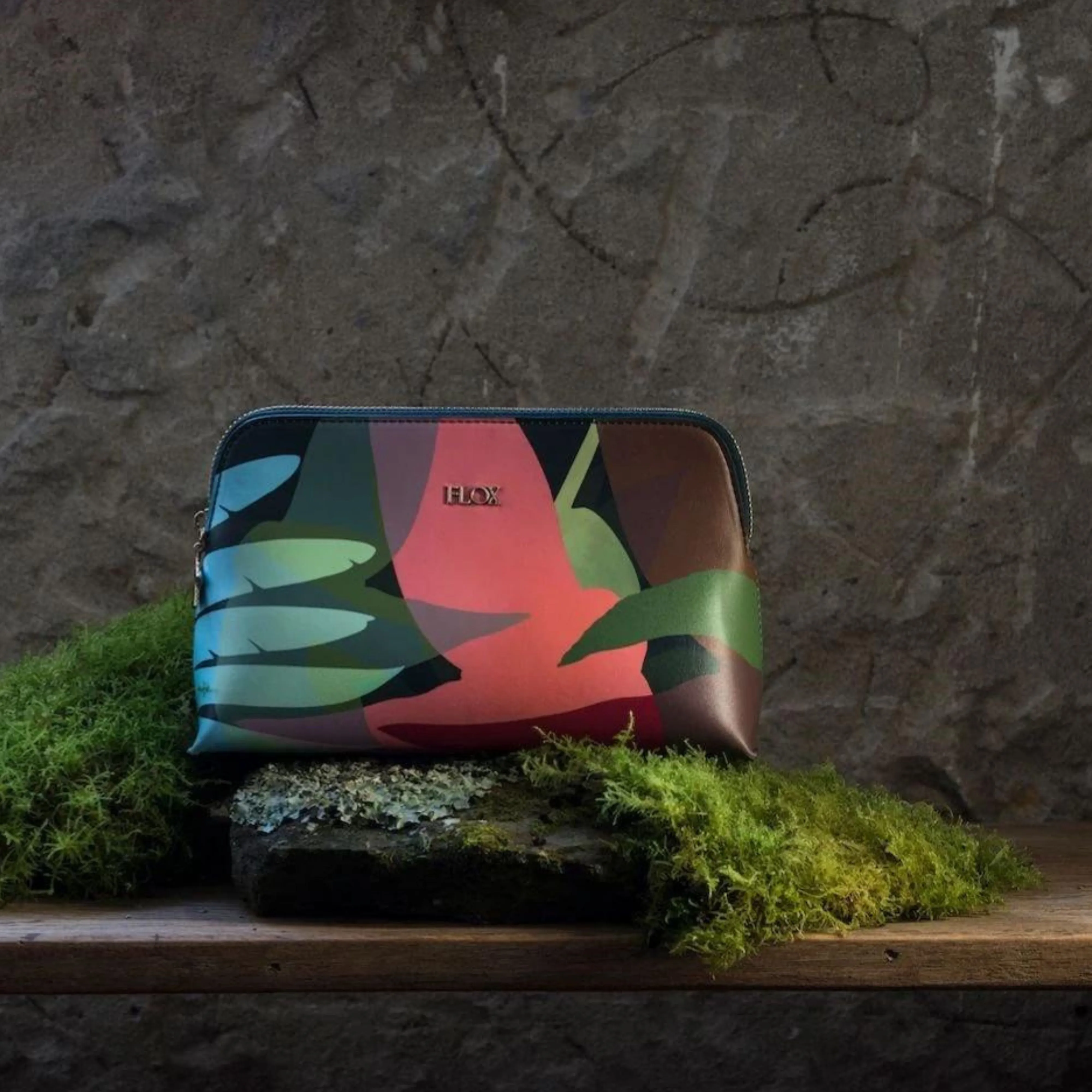 Flox - Cosmetic Case - Medium - Wai Design