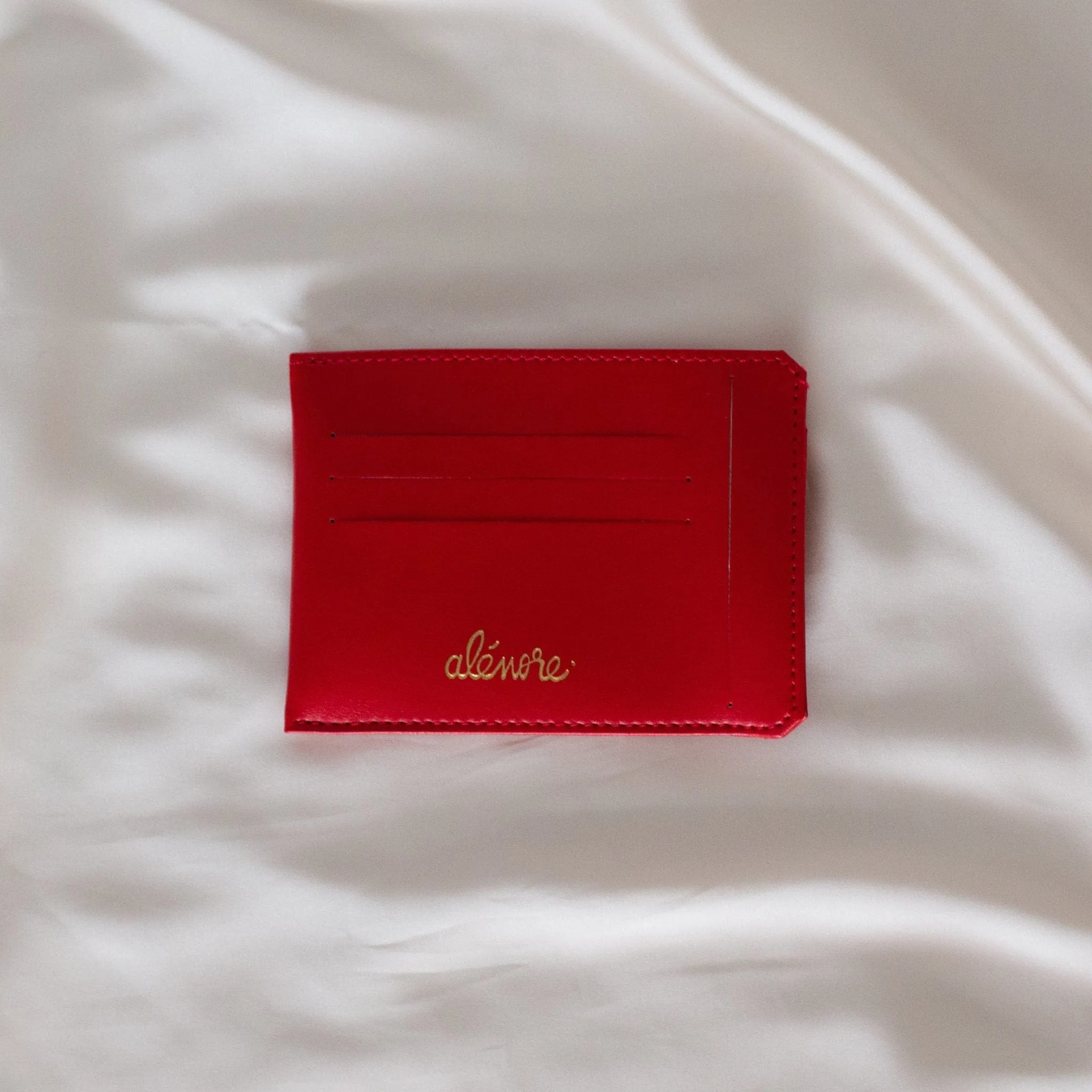 Jasmin Vegan Apple Leather Compact Wallet | Red