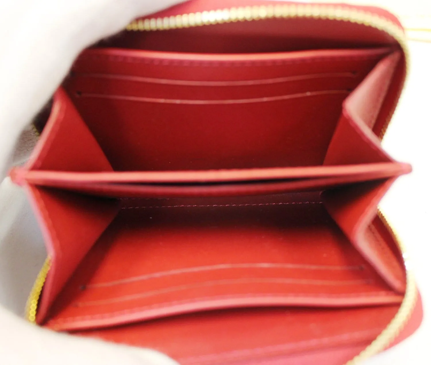 LOUIS VUITTON Cerise Monogram Vernis Zippy Compact Wallet