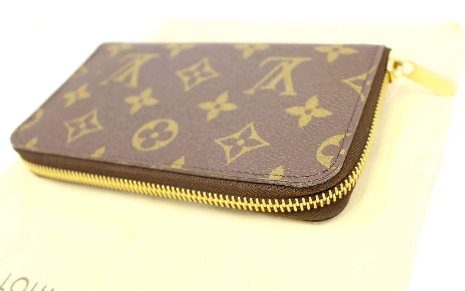 LOUIS VUITTON Monogram Canvas Zippy Compact NM Wallet