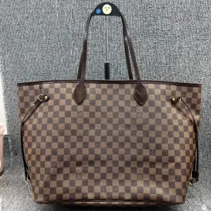 Louis Vuitton Neverfull GM Monogram Canvas Tote Bag