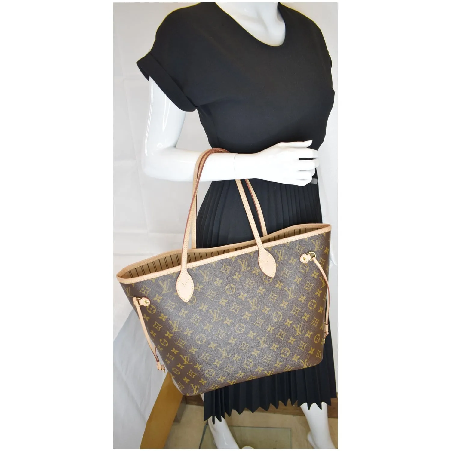 LOUIS VUITTON Neverfull MM Monogram Canvas Tote Shoulder Bag Brown