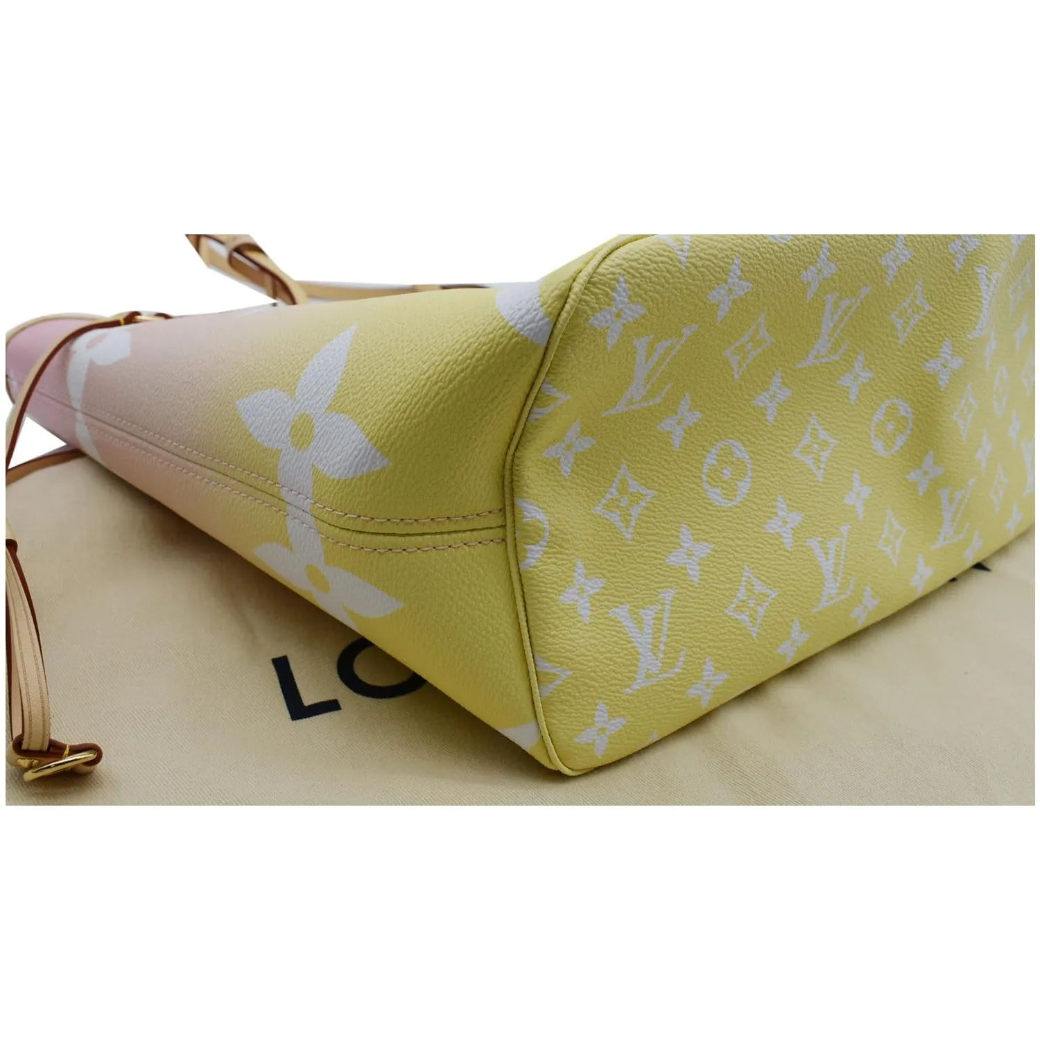 LOUIS VUITTON Neverfull MM Pool Monogram Giant Tote Shoulder Bag Light Pink - 20% OFF