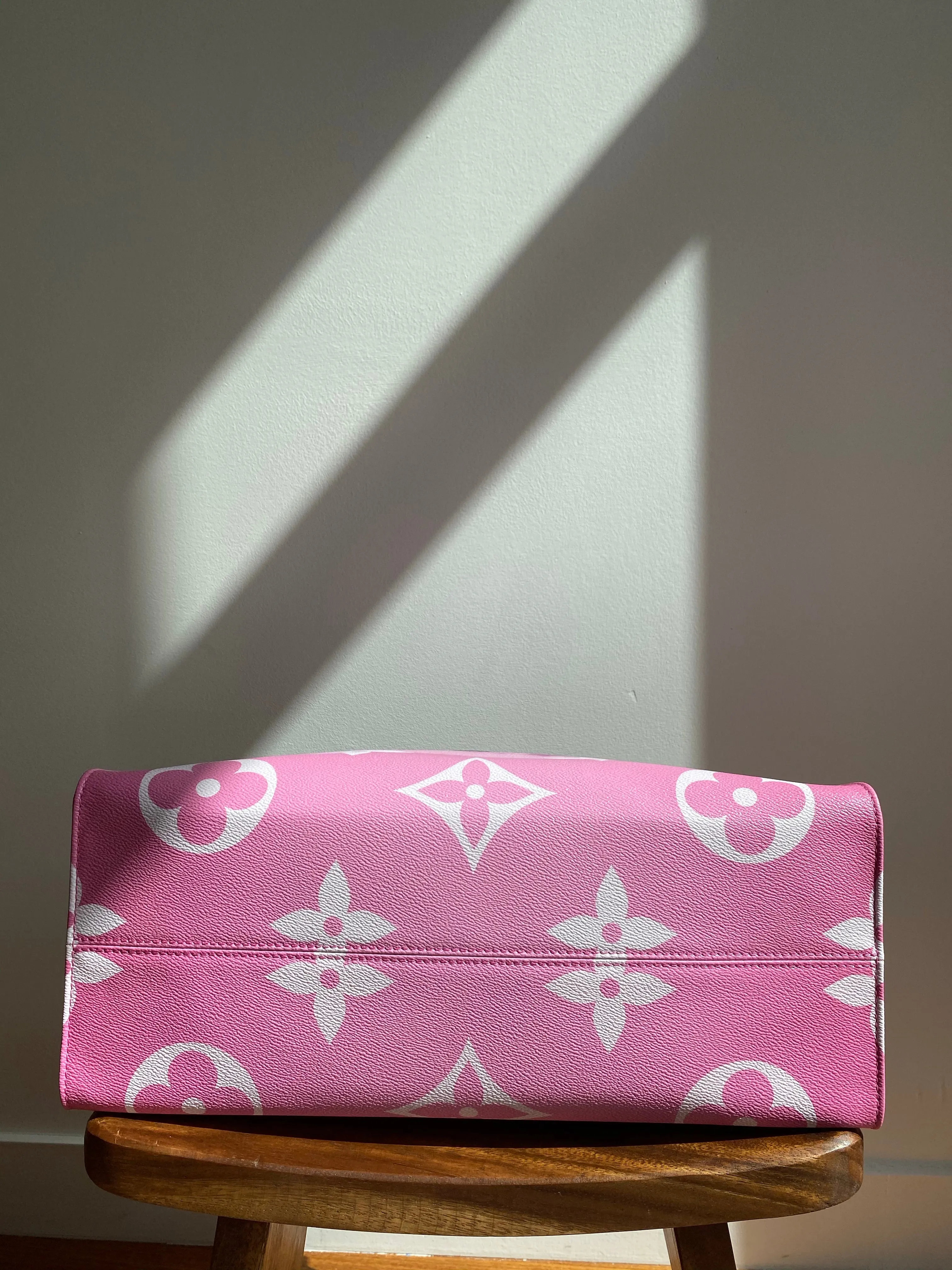 Louis Vuitton Onthego LV Escale Rouge M45121