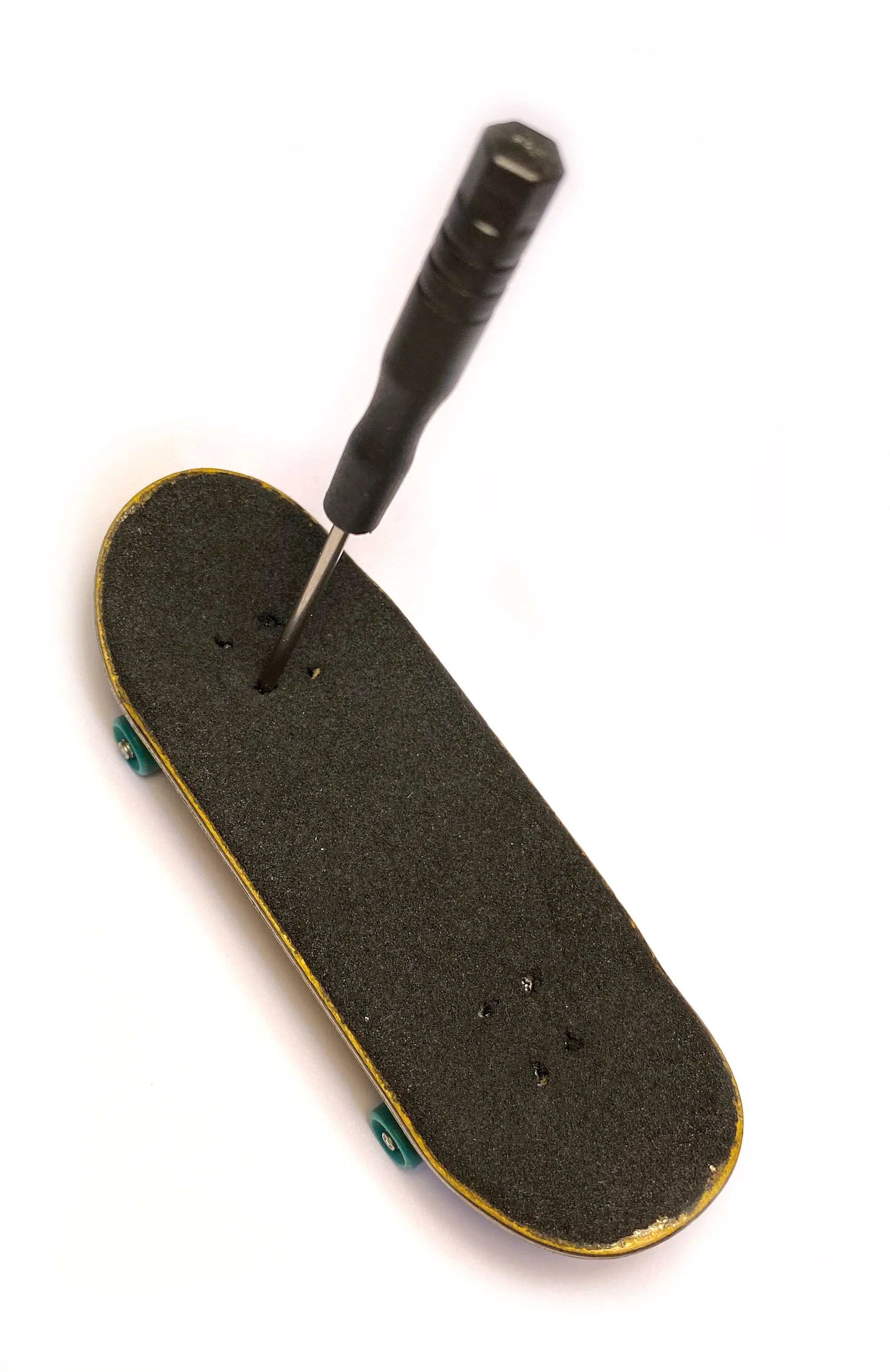 Magnetic mini tool