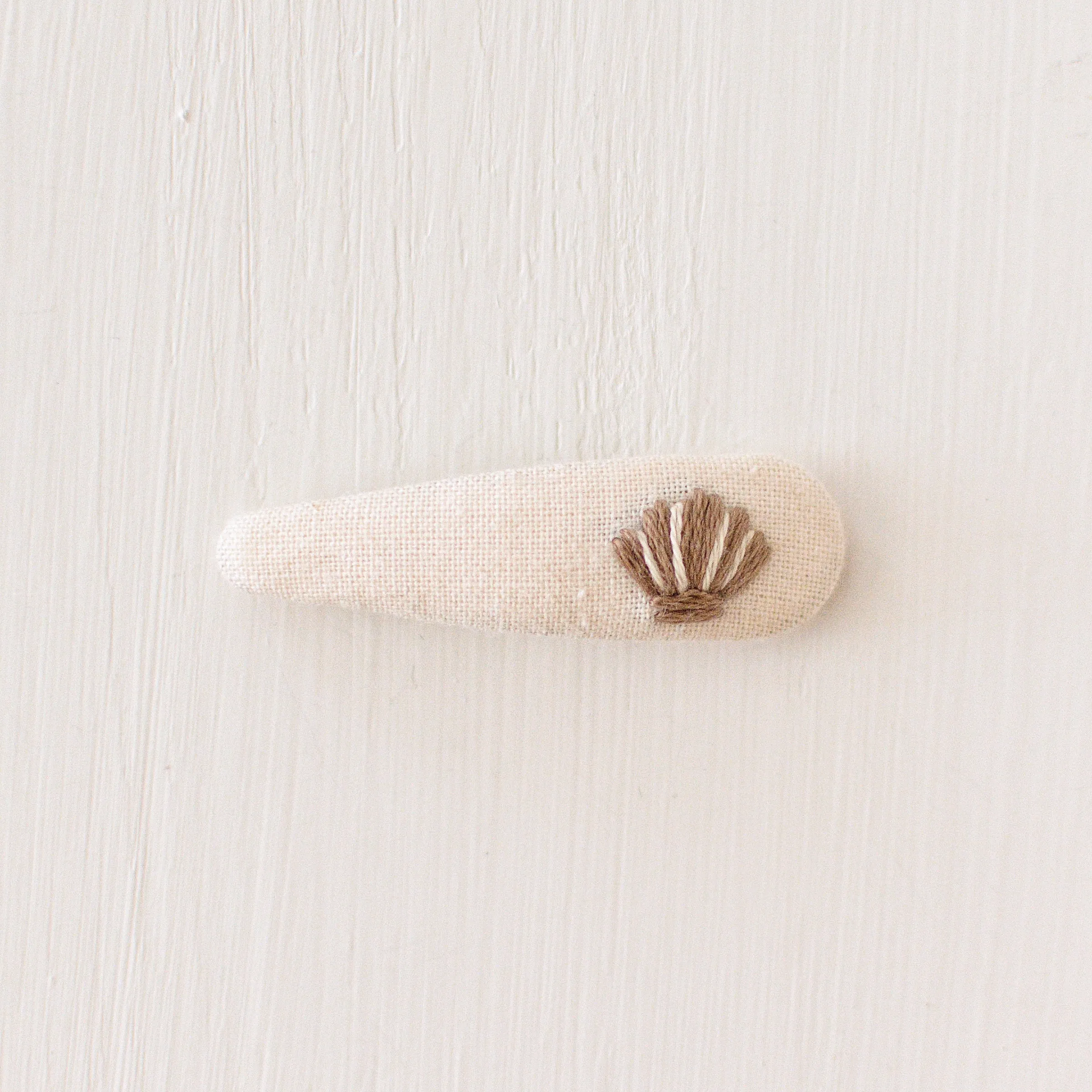 RIGHT SIDE Sea Shell 2in Snap Clip
