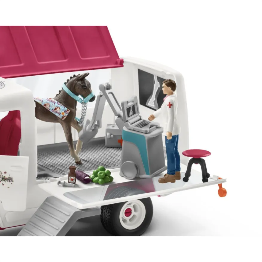 Schleich Horse Club: Mobile Vet with Hanoverian Foal