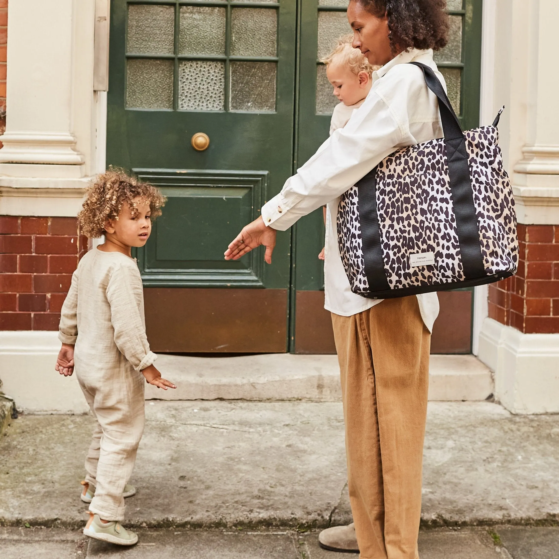 Selby Mama Tote Bag with Change Mat (Leopard)