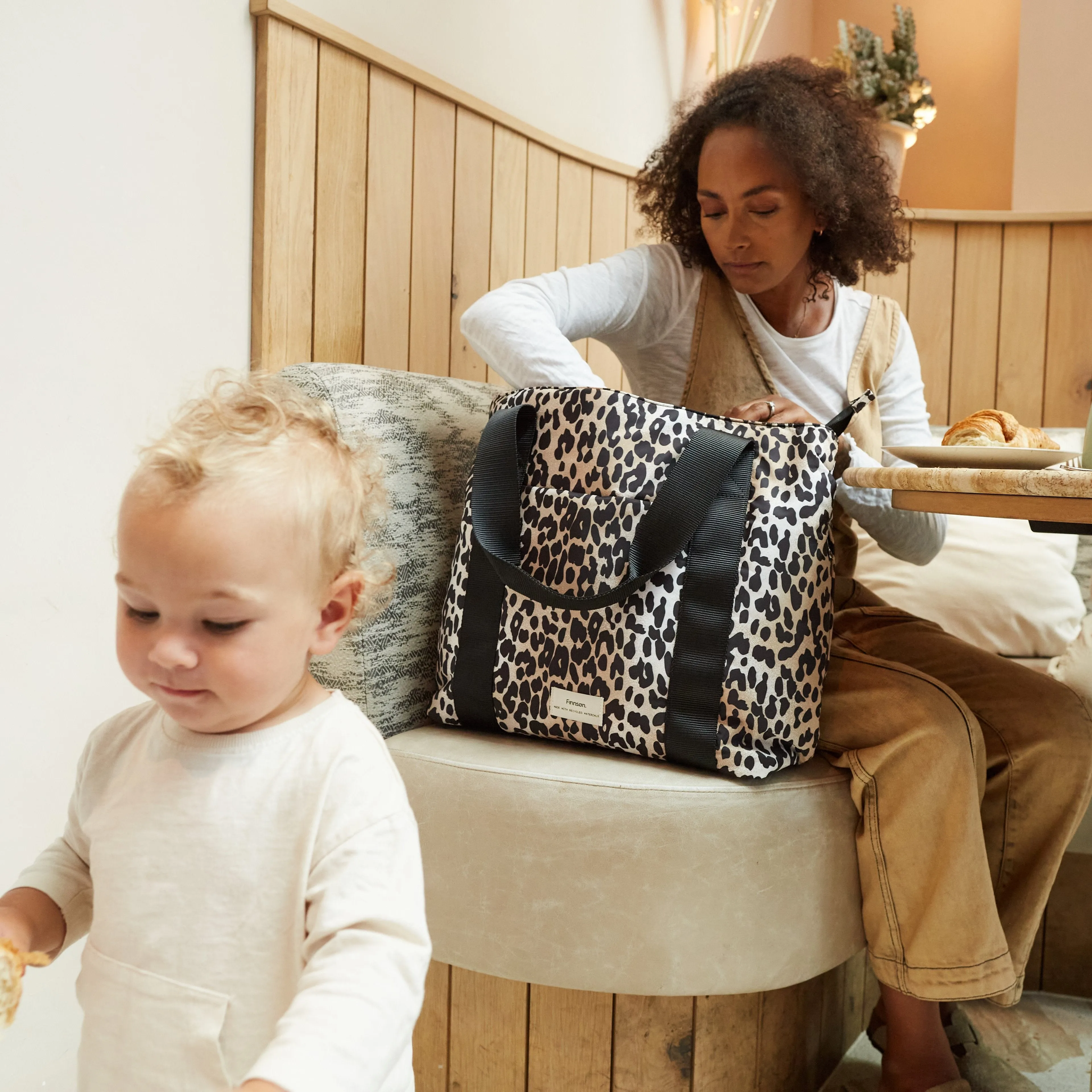Selby Mama Tote Bag with Change Mat (Leopard)