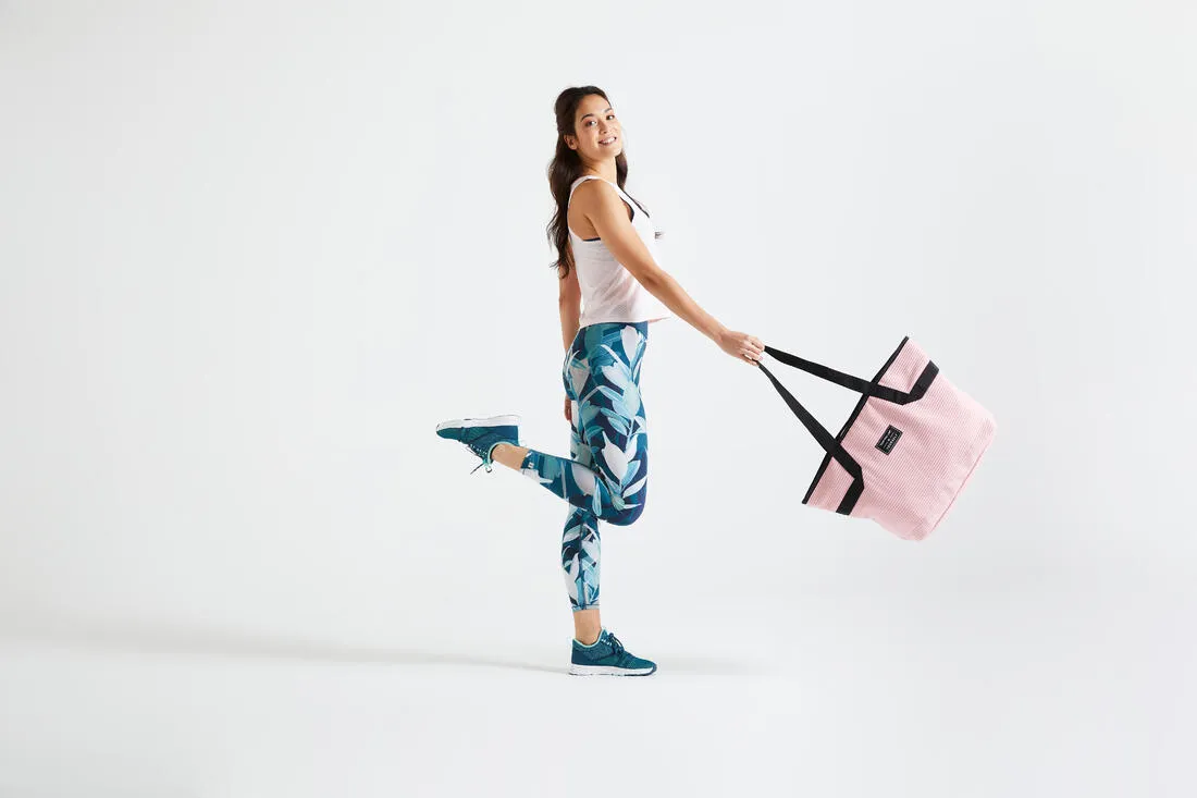 The sport tote: a must-have for your fitness kit. For the gym... or anywhere!