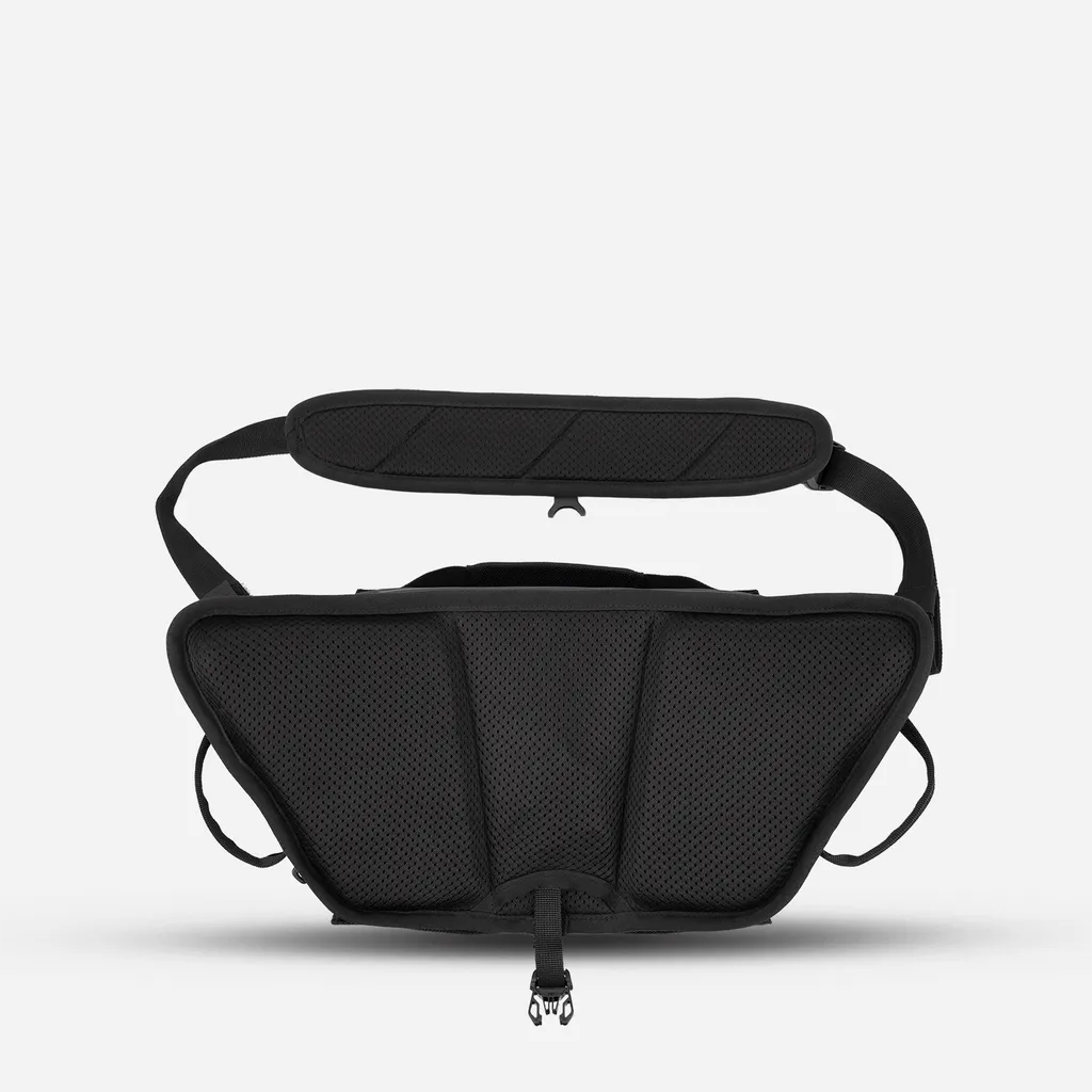 Wandrd Rogue 6L Sling