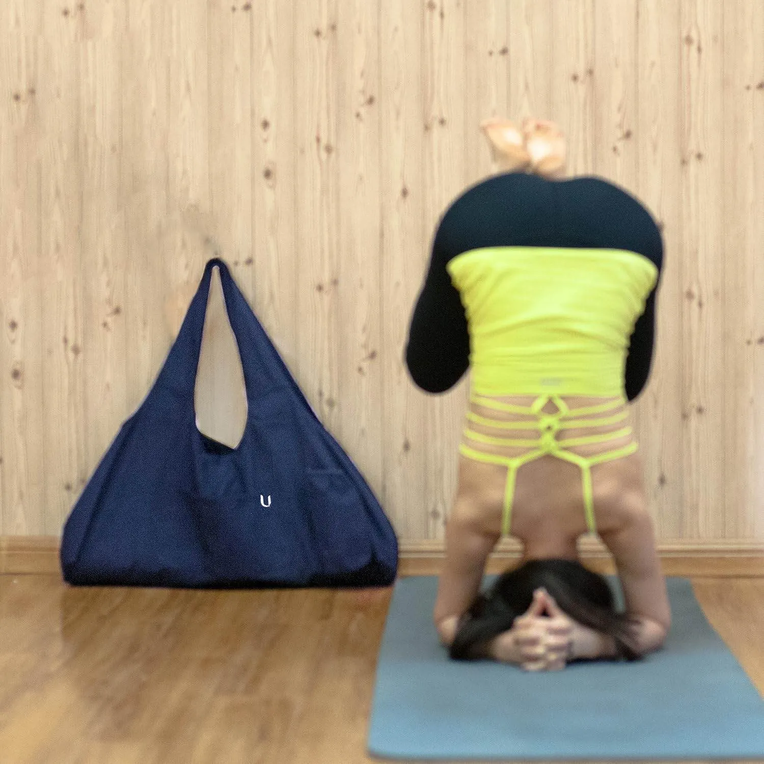 Yoga Mat Bag Large Yoga Mat Tote Sling Carrier with 4 Pockets Fits All Size Mats With Multi-Functional Storage Pockets Light And Durable（With Yoga Mat Carrying Strap）